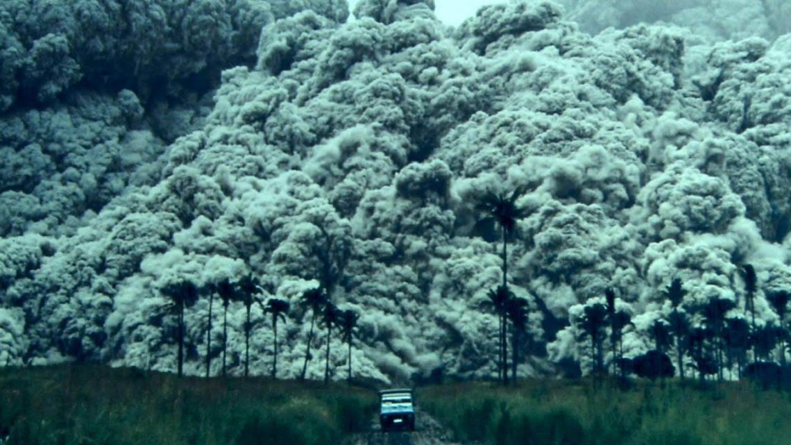 真正末日：黄石超级火山爆发，火山灰覆盖80%美国，更大灾难还在后头