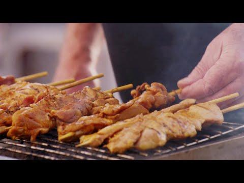 美食探店片，美食家经常出国吃美食，这国美食据说吃完精神一天