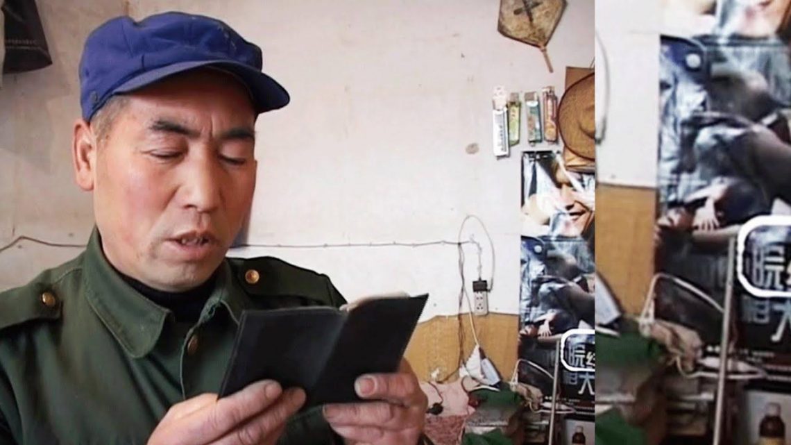 The Old Father Borrows Money to Work to Support His Son, Who Doesn’t Spend More Than 2 Yuan per Meal